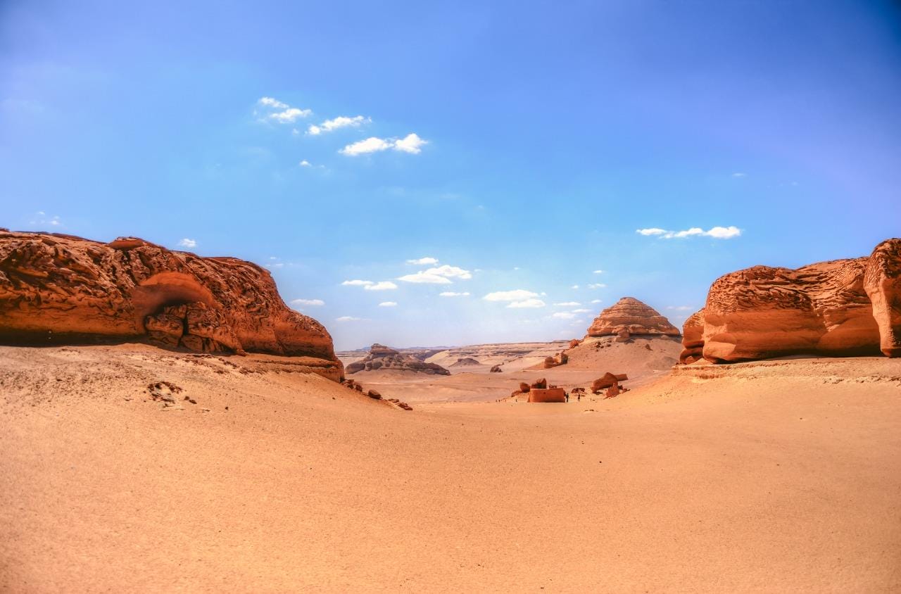 في الصحارى